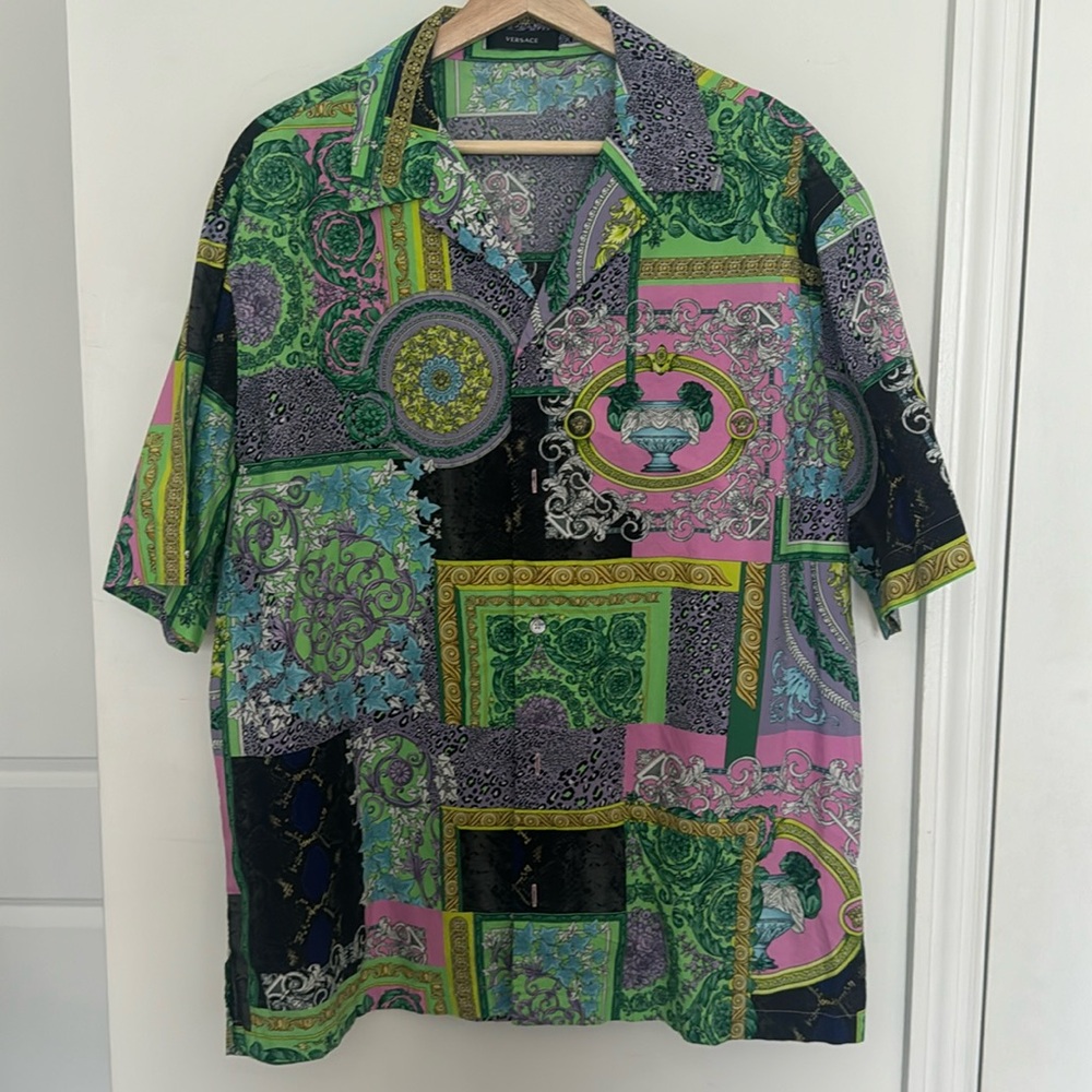 Versace Multicolor Patchwork Casual Button Down Shirt
Gucci Loafers